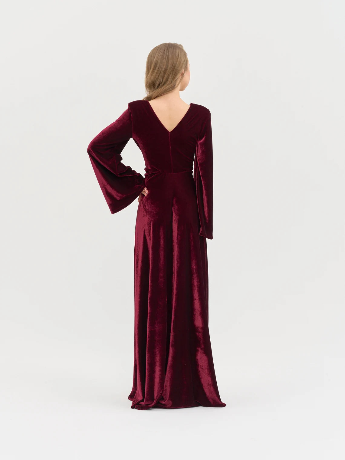 Vestido de dama de honor de terciopelo burdeos, corte en A, escote en V, mangas largas, plisado, largo hasta el suelo, para fiesta de graduación